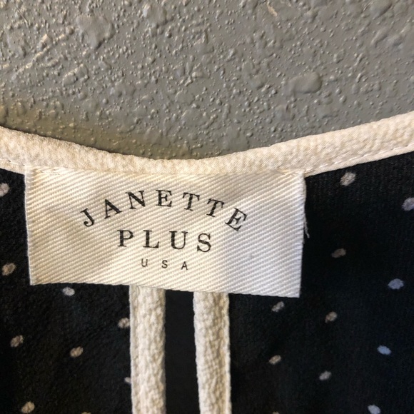 Sleeveless blouse - Picture 2 of 3